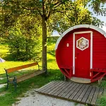 & Pensionat Au an der Donau