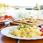 Pensionat & Au an der Donau