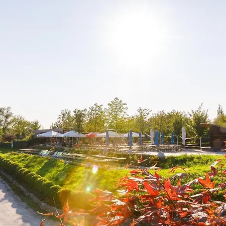 & 3* Au an der Donau