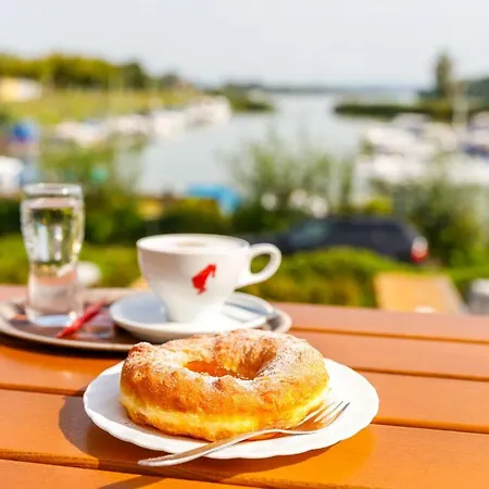 & 3* Au an der Donau