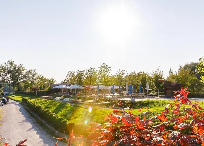 & 3* Au an der Donau