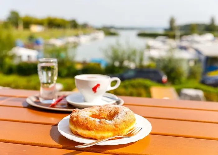 & 3* Au an der Donau