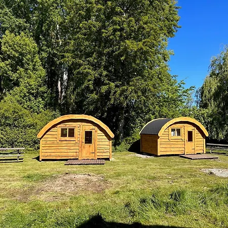 Camping &