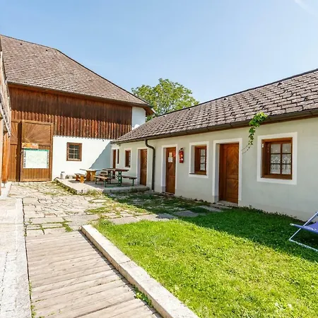 & 3* Au an der Donau