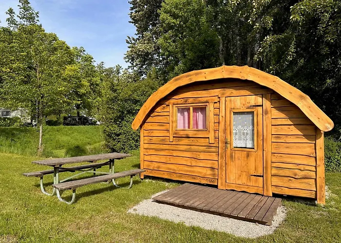 & Гостевой дом